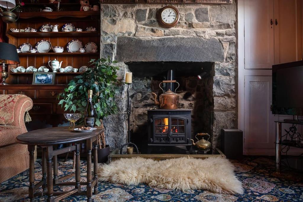 Fantastic Sea Views At Century'S Old Alma'S Cottage - Sleeps Up To 8 Guests Penmaenmawr Luaran gambar
